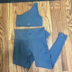 Set Active seamless leggings, one shoulder sports bra, Small,EUC,slate blue gray